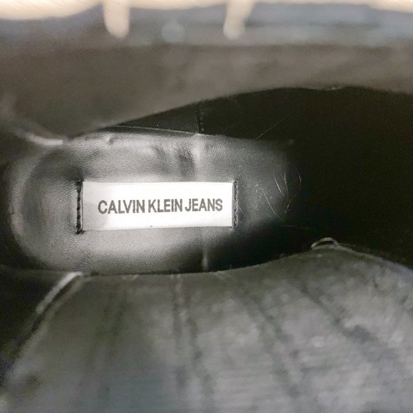 Calvin Klein Jeans Suede Pointy Toe Ankle Boots - Picture 4 of 8